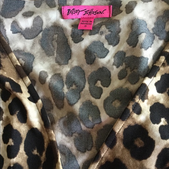 Betsey Johnson Ruffle Sleeve Small Leopard Top - Picture 5 of 7